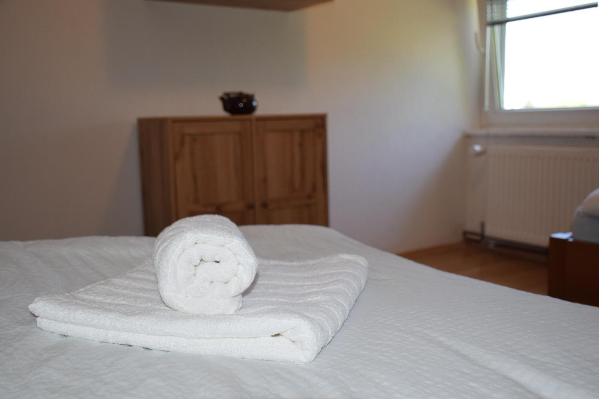 Apartma Narava Begunje pri Cerknici Oda fotoğraf