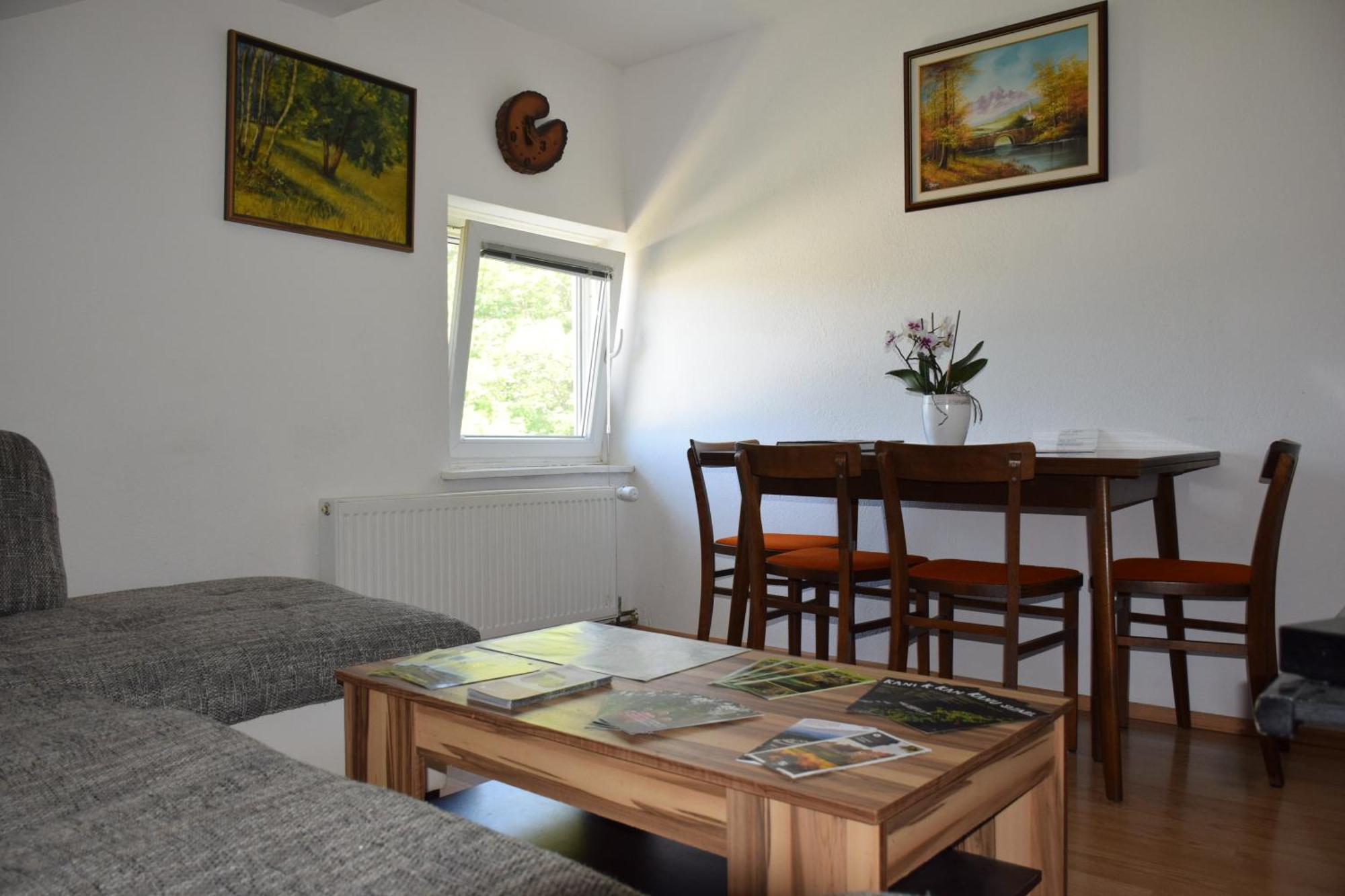 Apartma Narava Begunje pri Cerknici Oda fotoğraf